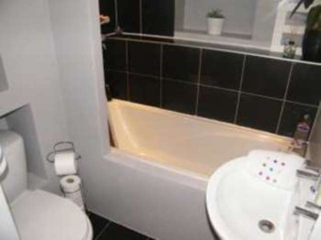  Image of 1 bedroom Flat for sale in Headland Park Plymouth PL4 at Plymouth Devon Plymouth, PL4 8HT