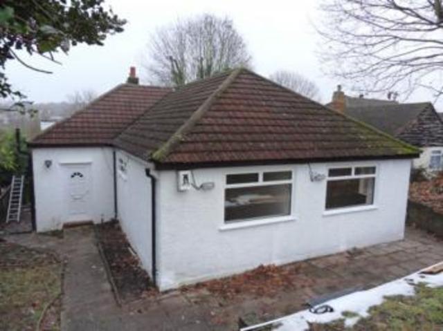  Image of 4 bedroom Detached house to rent in Riddlesdown Road Purley CR8 at Purley, CR8 1DJ