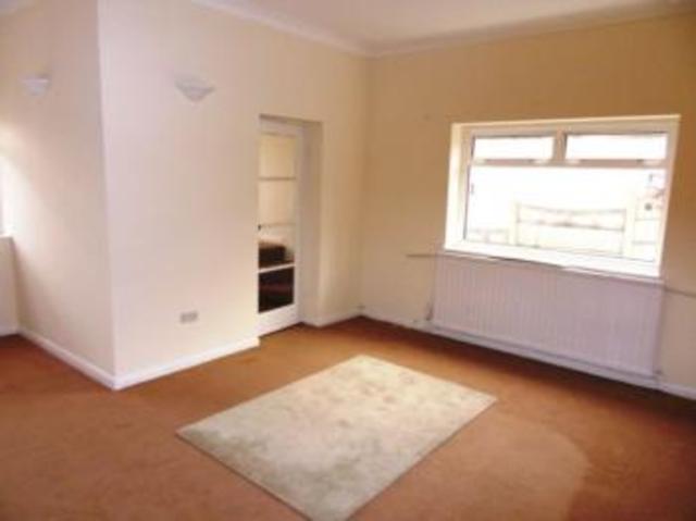 Image of 4 bedroom Detached house to rent in Riddlesdown Road Purley CR8 at Purley, CR8 1DJ