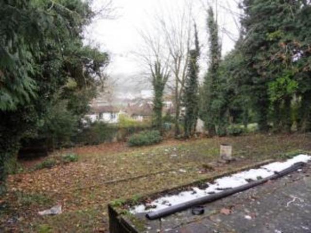  Image of 4 bedroom Detached house to rent in Riddlesdown Road Purley CR8 at Purley, CR8 1DJ