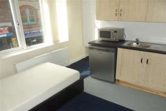  Image of 1 bedroom Studio flat to rent in Radford Road Nottingham NG7 at Nottingham, NG7 5FT