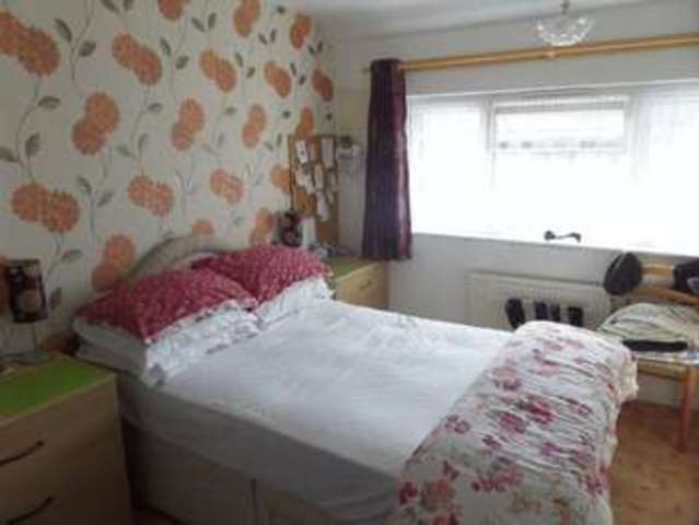 Image of 3 bedroom Terraced house for sale in Rayleigh Drive Leigh-on-Sea SS9 at Rayleigh Drive  Leigh-On-Sea, SS9 4JF