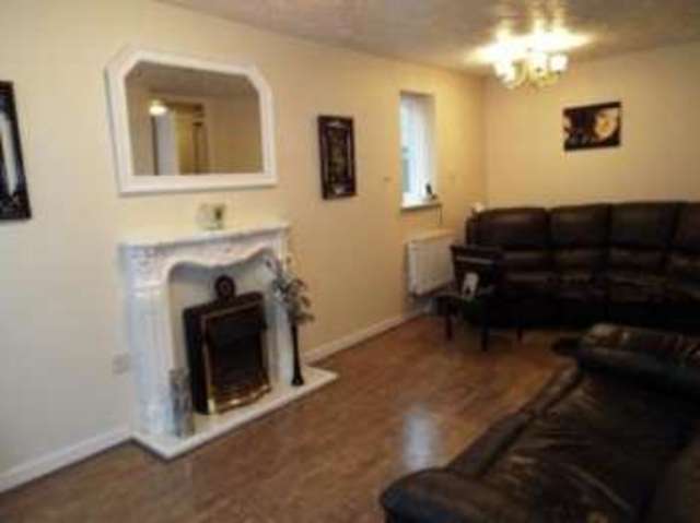  Image of 2 bedroom Flat for sale in Cypress Square Acocks Green Birmingham B27 at 7 Cypress Square Birmingham Olton, B27 6NJ