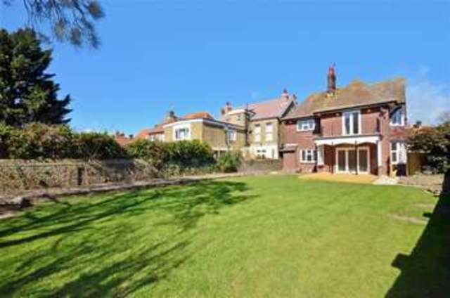  Image of 4 bedroom Detached house for sale in Richmond Avenue Margate CT9 at Margate Kent Margate, CT9 2NG