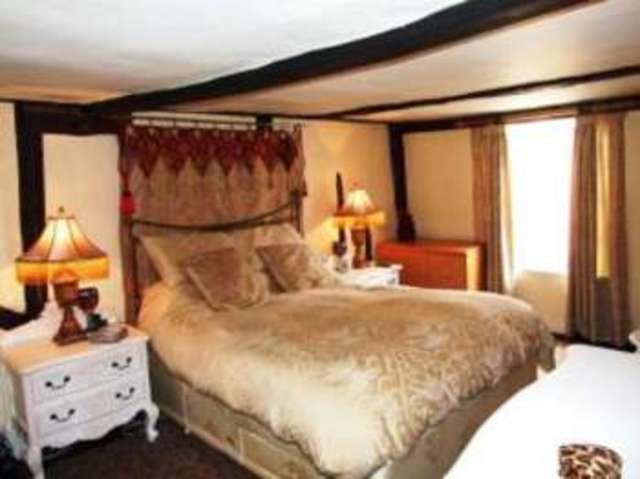  Image of 4 bedroom Detached house for sale in West Street Rochford SS4 at Rochford Essex Great Stambridge, SS4 1BE