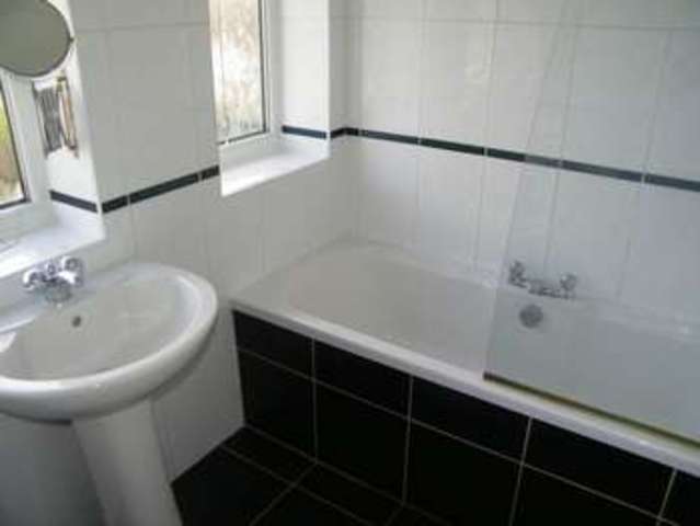  Image of 3 bedroom Detached house to rent in Rock Road Warrington WA4 at Rock Road  Warrington, WA4 1QG
