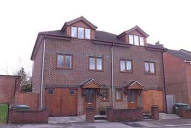  Image of 3 bedroom Detached house to rent in Rockleigh Road Southampton SO16 at Southampton, SO16 7AQ