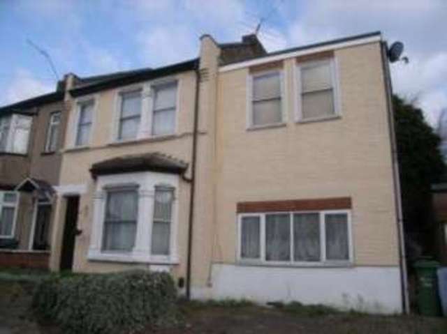  Image of 4 bedroom End of Terrace for sale in Saville Road Chadwell Heath Romford RM6 at Romford  Marks Gate, RM6 6DS