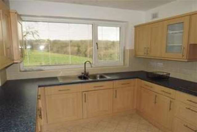  Image of 2 bedroom Flat to rent in Ryecroft Glen Road Dore Sheffield S17 at Sheffield, S17 3NG