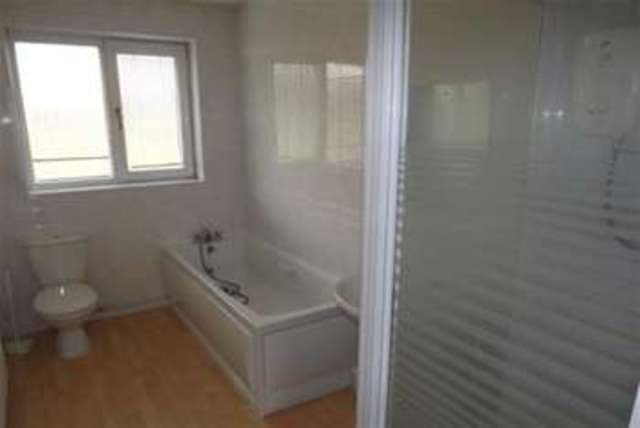  Image of 2 bedroom Flat to rent in Ryecroft Glen Road Dore Sheffield S17 at Sheffield, S17 3NG