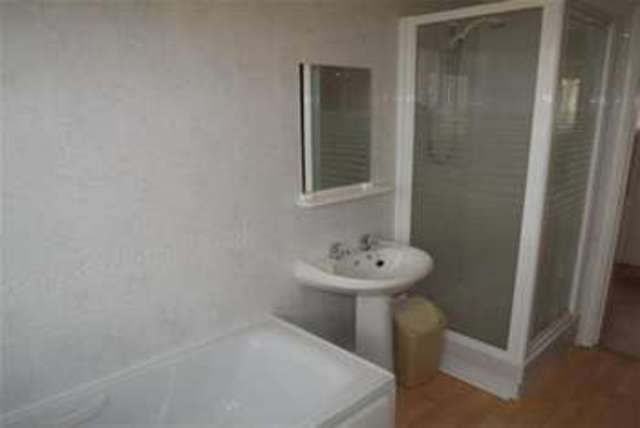  Image of 2 bedroom Flat to rent in Ryecroft Glen Road Dore Sheffield S17 at Sheffield, S17 3NG