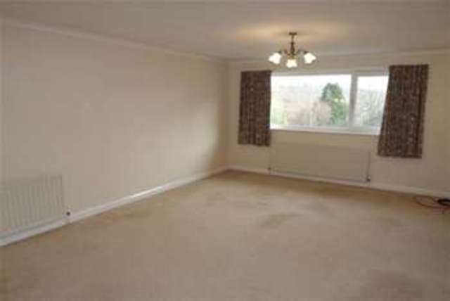  Image of 2 bedroom Flat to rent in Ryecroft Glen Road Dore Sheffield S17 at Sheffield, S17 3NG