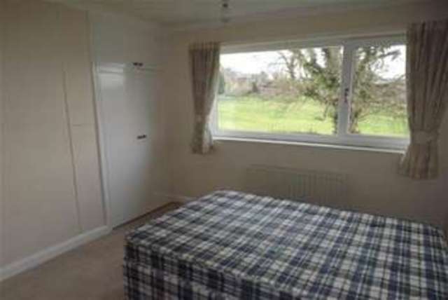  Image of 2 bedroom Flat to rent in Ryecroft Glen Road Dore Sheffield S17 at Sheffield, S17 3NG
