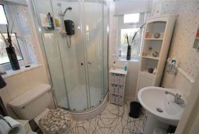  Image of 2 bedroom Bungalow for sale in Mill Lane Hogsthorpe Skegness PE24 at Hogsthorpe, PE24 5NN