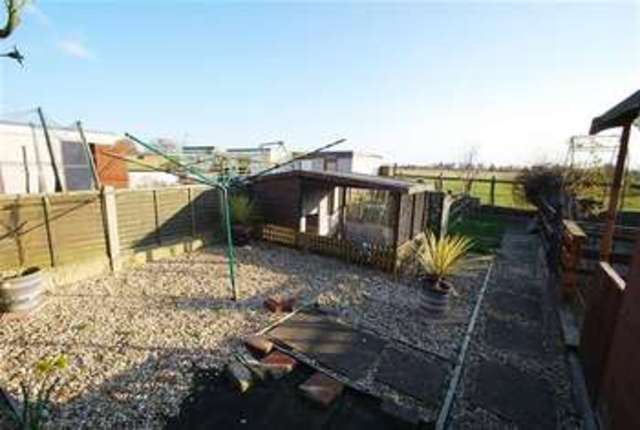  Image of 2 bedroom Bungalow for sale in Mill Lane Hogsthorpe Skegness PE24 at Hogsthorpe, PE24 5NN