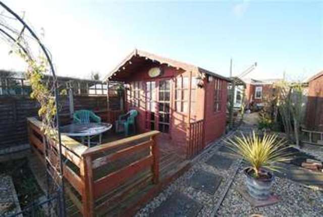  Image of 2 bedroom Bungalow for sale in Mill Lane Hogsthorpe Skegness PE24 at Hogsthorpe, PE24 5NN