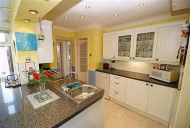  Image of 2 bedroom Bungalow for sale in Mill Lane Hogsthorpe Skegness PE24 at Hogsthorpe, PE24 5NN