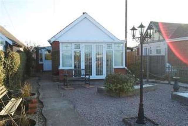  Image of 2 bedroom Bungalow for sale in Mill Lane Hogsthorpe Skegness PE24 at Hogsthorpe, PE24 5NN