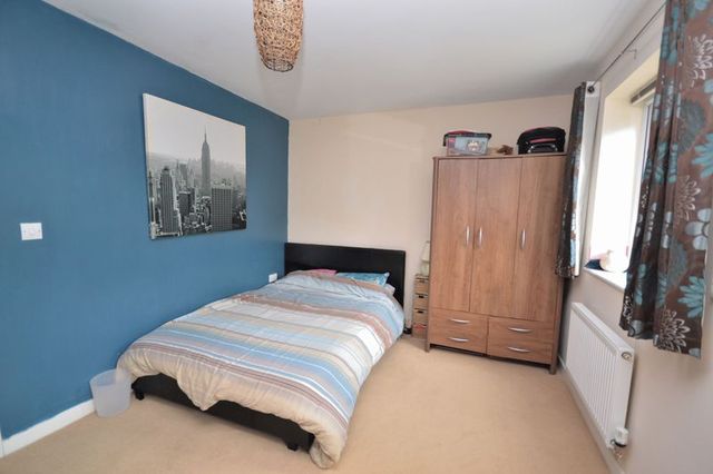  Image of 4 bedroom Terraced house for sale in Sandpiper Way Leighton Buzzard LU7 at Sandpiper Way  Leighton Buzzard, LU7 4SS