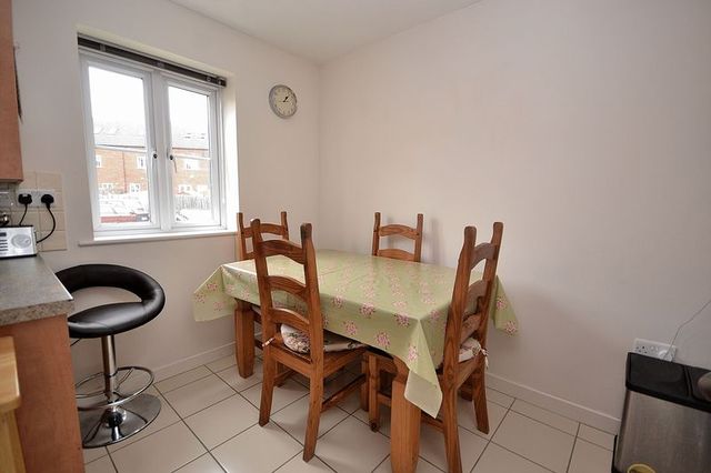  Image of 4 bedroom Terraced house for sale in Sandpiper Way Leighton Buzzard LU7 at Sandpiper Way  Leighton Buzzard, LU7 4SS
