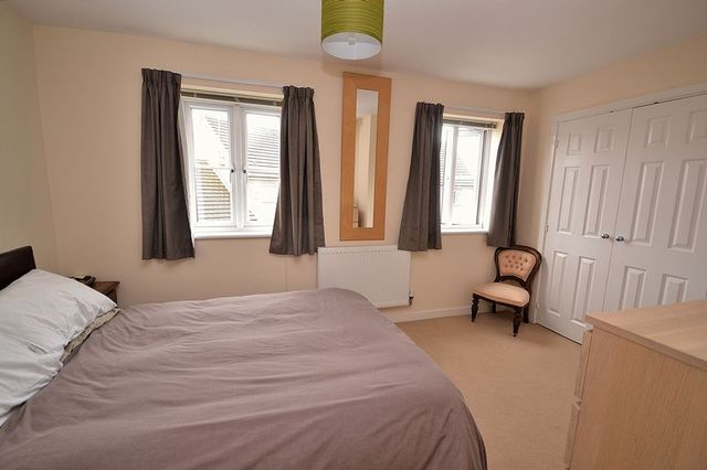  Image of 4 bedroom Terraced house for sale in Sandpiper Way Leighton Buzzard LU7 at Sandpiper Way  Leighton Buzzard, LU7 4SS