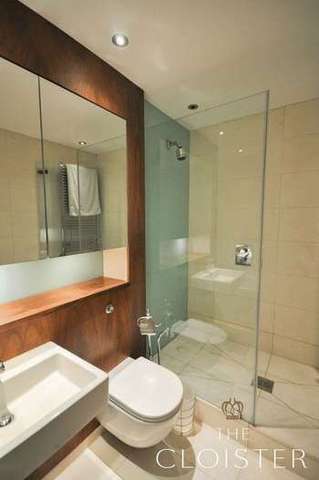  Image of 3 bedroom Flat for sale in Shaftesbury Avenue London WC2H at Shaftesbury Avenue  London, WC2H 8AN