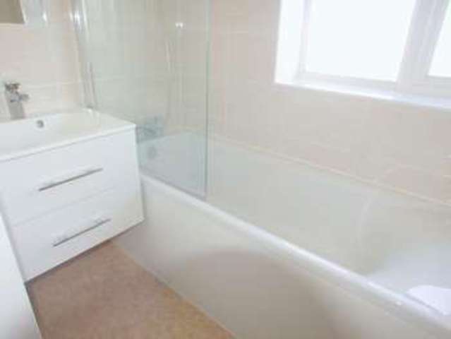  Image of 1 bedroom Terraced house to rent in Sharp Close Aylesbury HP21 at Sharp Close  Aylesbury, HP21 8RR