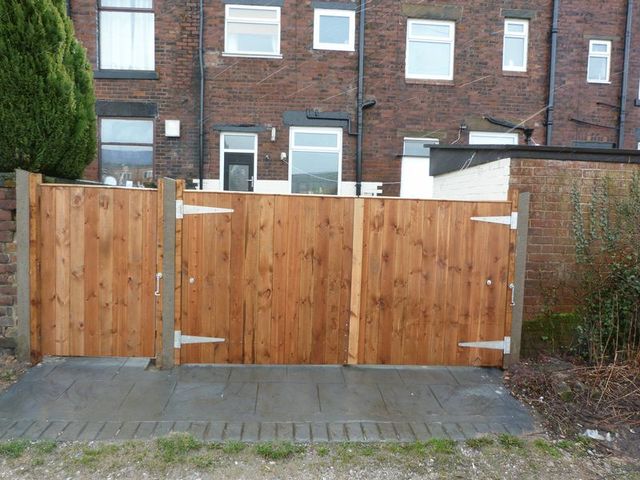  Image of 2 bedroom Terraced house for sale in Shaw Road Royton Oldham OL2 at Shaw Road Royton Oldham, OL2 6DY