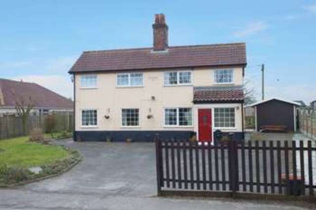 Image of 4 bedroom Cottage for sale in Bradenham Road Shipdham Thetford IP25 at Bradenham Road Shipdham Thetford, IP25 7PJ