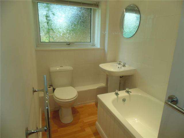  Image of 2 bedroom Flat to rent in Silverknowes Neuk Edinburgh EH4 at Silverknowes Edinburgh Edinburgh, EH4 5QA