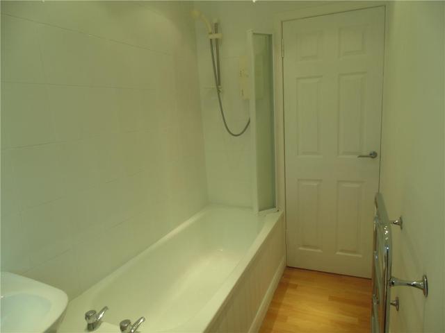  Image of 2 bedroom Flat to rent in Silverknowes Neuk Edinburgh EH4 at Silverknowes Edinburgh Edinburgh, EH4 5QA