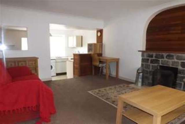  Image of 2 bedroom Terraced house to rent in Orchard Street Galston KA4 at Galston, KA4 8NF