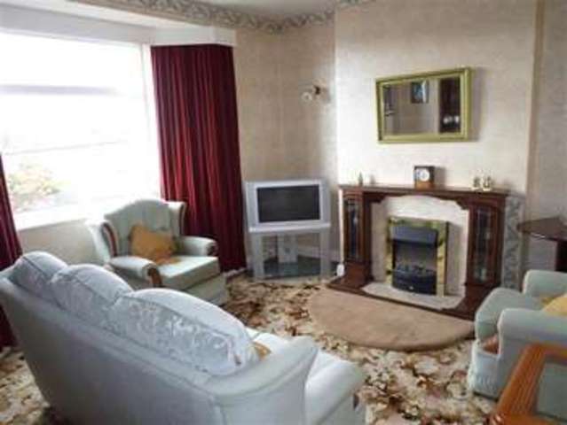  Image of 2 bedroom Semi-Detached house for sale in South View Paddock Huddersfield HD1 at Huddersfield, HD1 4UE