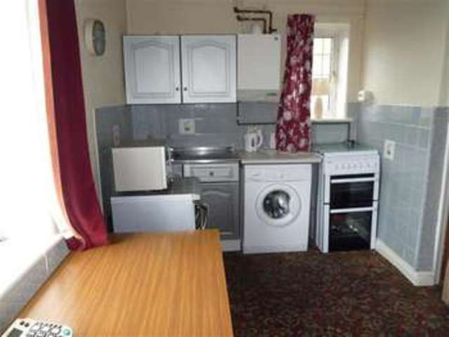  Image of 2 bedroom Semi-Detached house for sale in South View Paddock Huddersfield HD1 at Huddersfield, HD1 4UE