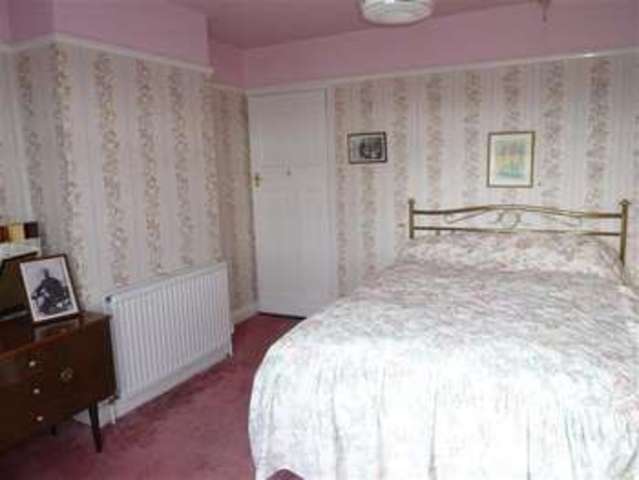  Image of 2 bedroom Semi-Detached house for sale in South View Paddock Huddersfield HD1 at Huddersfield, HD1 4UE