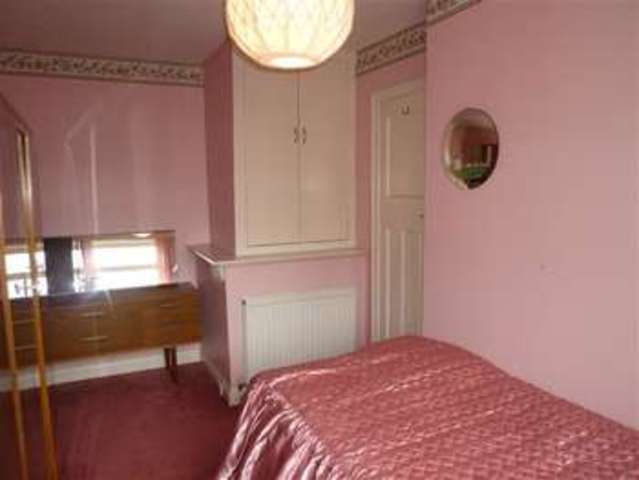  Image of 2 bedroom Semi-Detached house for sale in South View Paddock Huddersfield HD1 at Huddersfield, HD1 4UE