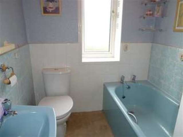  Image of 2 bedroom Semi-Detached house for sale in South View Paddock Huddersfield HD1 at Huddersfield, HD1 4UE