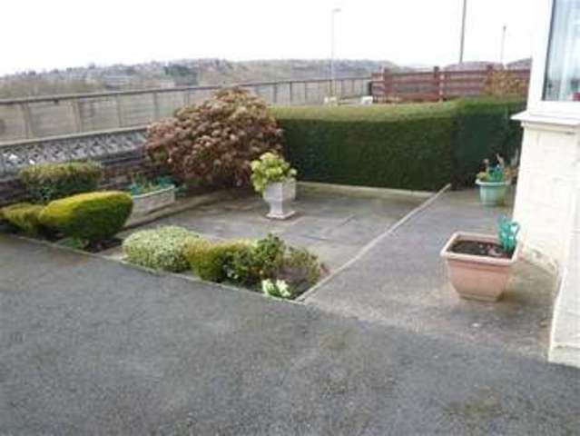  Image of 2 bedroom Semi-Detached house for sale in South View Paddock Huddersfield HD1 at Huddersfield, HD1 4UE