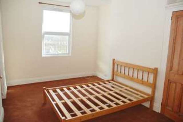  Image of 1 bedroom Flat to rent in South View Terrace Plymouth PL4 at South View Terrace St Judes Plymouth, PL4 9DH