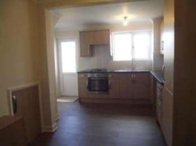  Image of 3 bedroom Terraced house for sale in Kingsdown Way Southampton SO18 at Southampton Hampshire Bitterne, SO18 2GH