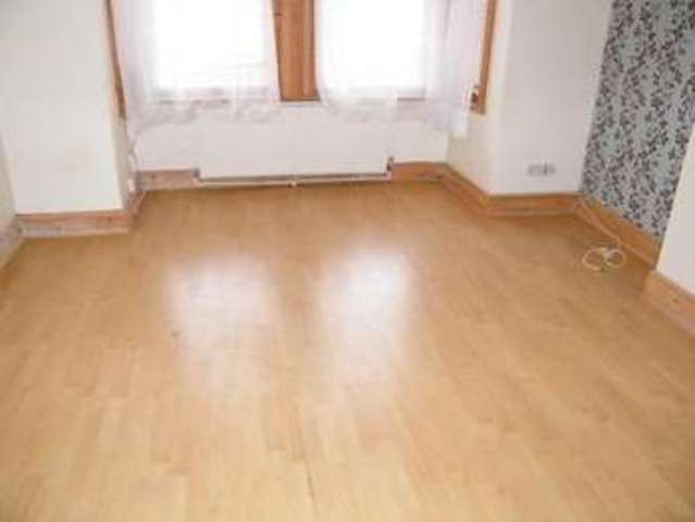  Image of 1 bedroom Flat to rent in Windsor Road Boscombe Bournemouth BH5 at Boscombe Bournemouth, BH5 1DT