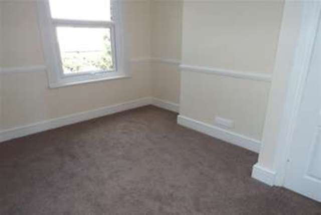  Image of 1 bedroom Flat to rent in Stornoway Road Southend-on-Sea SS2 at Southend-on-Sea, SS2 4NZ