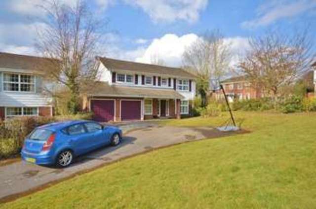 Image of 5 bedroom Detached house to rent in Southcote Way Penn High Wycombe HP10 at Southcote Way Penn Tylers Green, HP10 8JS