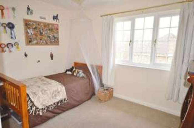  Image of 5 bedroom Detached house to rent in Southcote Way Penn High Wycombe HP10 at Southcote Way Penn Tylers Green, HP10 8JS