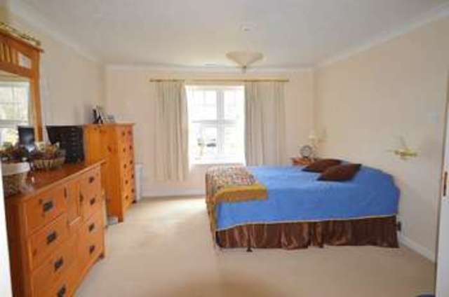  Image of 5 bedroom Detached house to rent in Southcote Way Penn High Wycombe HP10 at Southcote Way Penn Tylers Green, HP10 8JS