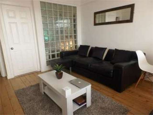  Image of 1 bedroom Apartment for sale in Western Road Leigh-on-Sea SS9 at St Clements court Leigh on sea Leigh-on-Sea, SS9 2PB