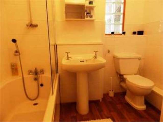  Image of 1 bedroom Apartment for sale in Western Road Leigh-on-Sea SS9 at St Clements court Leigh on sea Leigh-on-Sea, SS9 2PB
