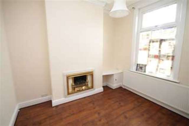  Image of 3 bedroom End of Terrace to rent in St. Georges Road Preston PR1 at St George Rd  Preston, PR1 6BU