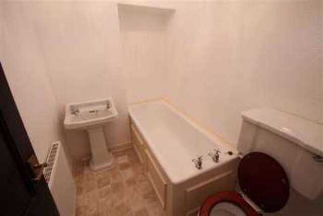  Image of 3 bedroom End of Terrace to rent in St. Georges Road Preston PR1 at St George Rd  Preston, PR1 6BU