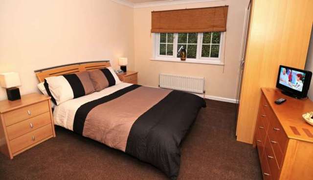  Image of 2 bedroom Apartment to rent in St. Nicholas Court Crawley RH10 at St Nicholas Court, Crawley Lane Pound Hill Crawley, RH10 7GT